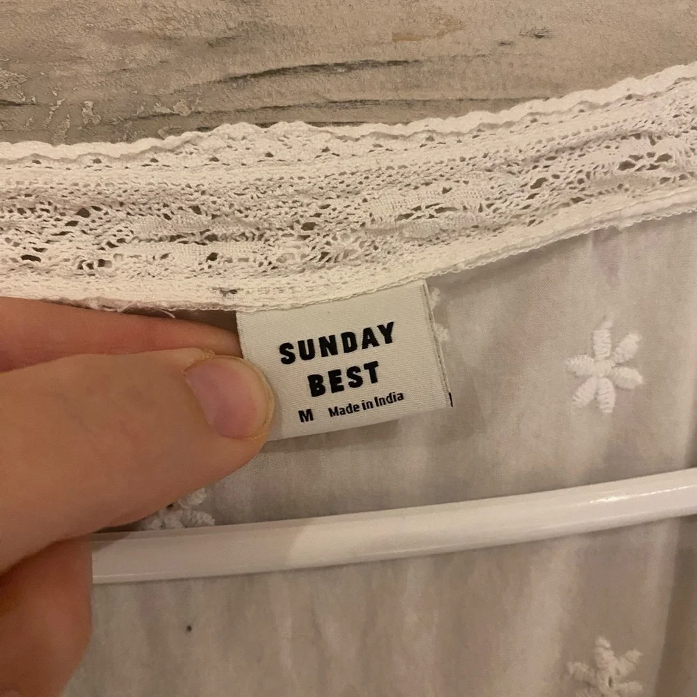 ๐ฉSOLD- Artizia - Sunday Best - white embroidered boho Blouse. - Picture 3 of 11